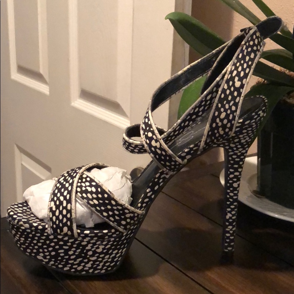 Jessica Simpson heels - Picture 1 of 4